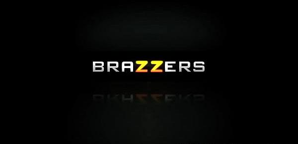  Brazzers - Sex pro adventures - (Desiree Lopez, Derrick Ferrari) - Big Booty Recruit - Trailer preview